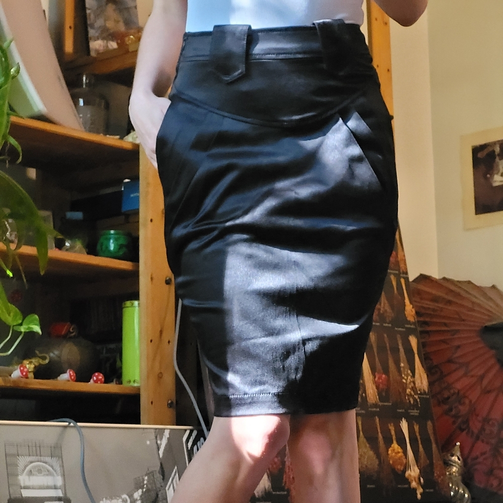 Fornarina Pencil Pleated Black Skirt Midi - Size Xs